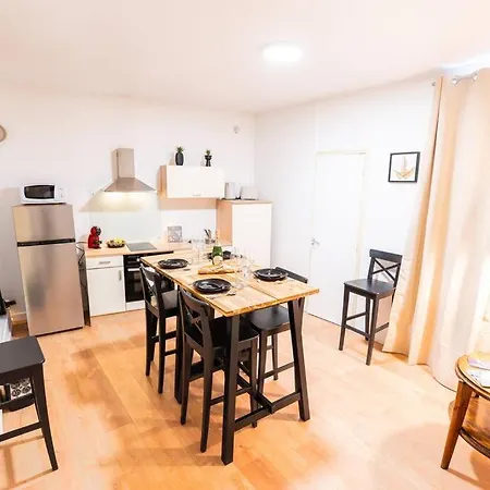 Apartment Hebergement Fonctionnel Pour 4 A *